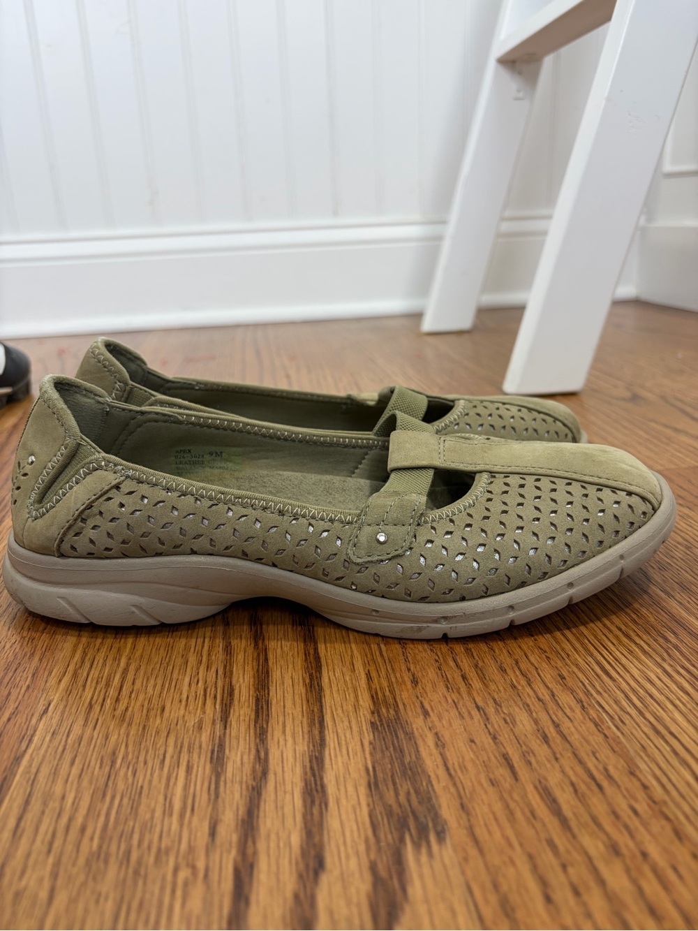 Nature Walk Mary Jane Apex Olive Green Walking Shoes (9)